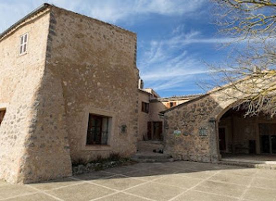 spain/balearic-islands/landmark/turismo-aventura-por-pueblos-fantasmas
