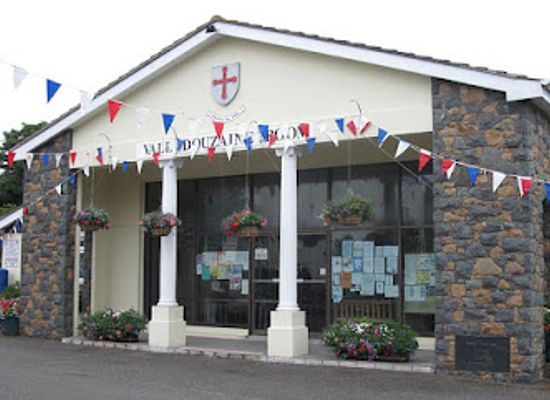 guernsey/vale/landmark/vale-douzaine