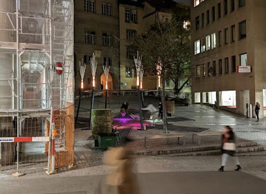 switzerland/lausanne/landmark/brunnen-place-de-la-louve