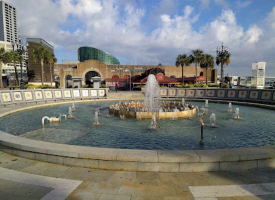 louisiana/new-orleans/central-business-district/landmark/spanish-plaza
