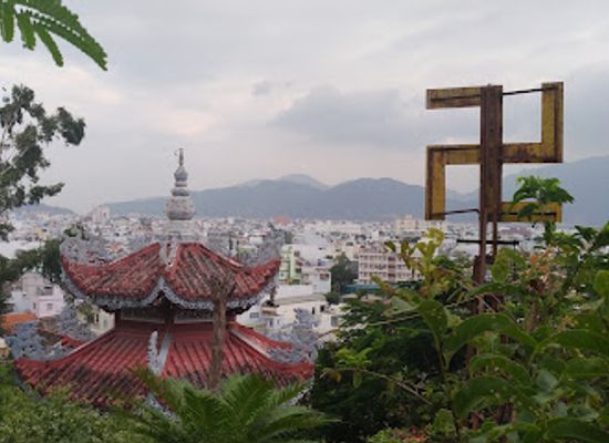 vietnam/nha-trang/landmark/trai-thuy-hill