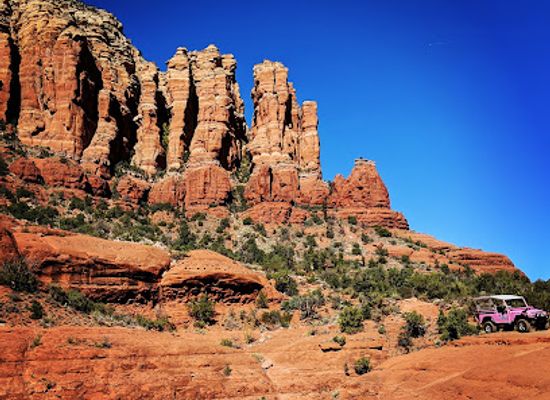 arizona/sedona/landmark/pink-jeep-tours