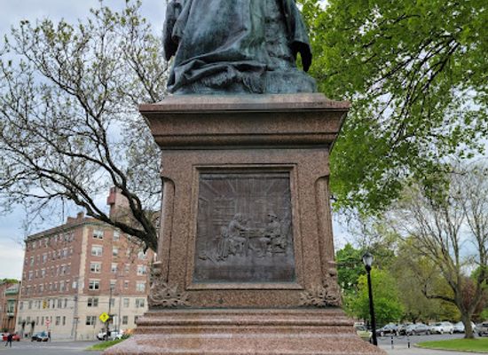 new-york/albany/lark-street/landmark/the-mcpherson-legacy-to-the-city-of-albany-robert-burns-statue