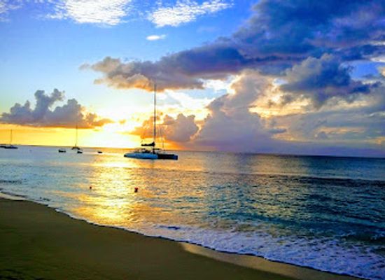 barbados/holetown/landmark/bridgetown-duty-free-sunset-crest-shopping-mall