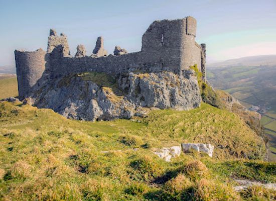 united-kingdom/brecknockshire/attraction/carreg-cennen-castle-2