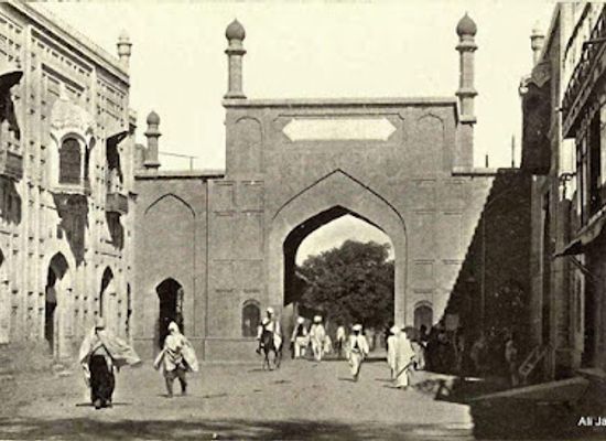 pakistan/peshawar/landmark/gunj-gate