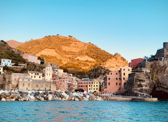 italy/cinque-terre/landmark/fish-and-chill-boat-tour