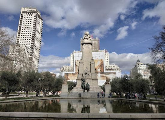 spain/madrid/gran-via/landmark/plaza-de-espana