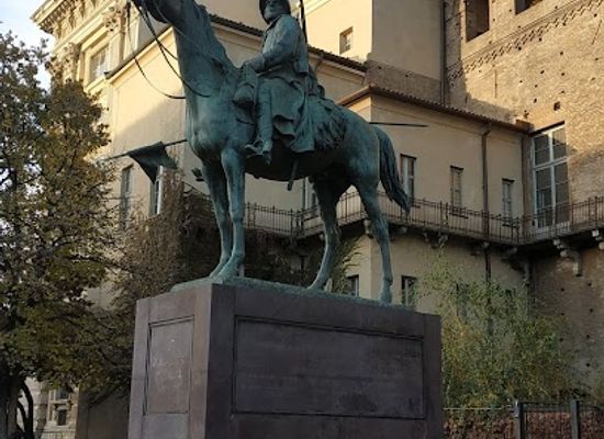 italy/turin/centro/landmark/monument-to-the-knights-of-italy