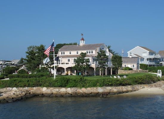 massachusetts/cape-cod/landmark/hyannis-terminal