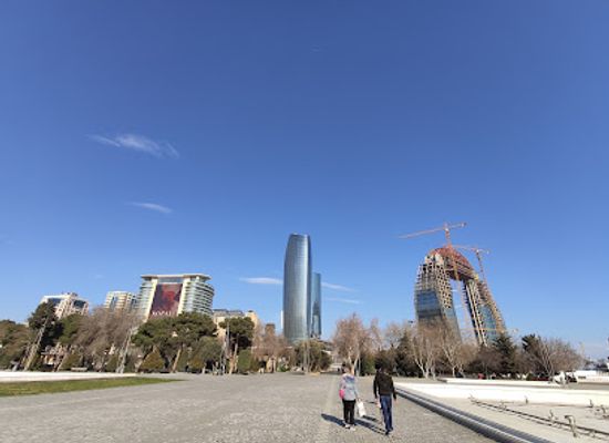 azerbaijan/baku/landmark/freedom-square