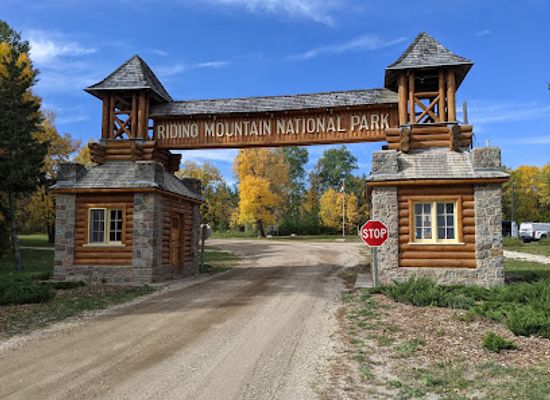 canada/manitoba/landmark/riding-mountain-park-east-gate-registration-complex-national-historic-site