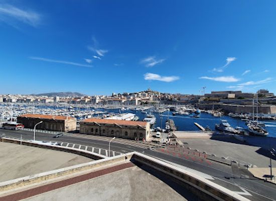 france/marseille/vieux-port/landmark/place-d-armes