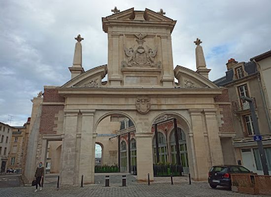 france/nancy/ville-vieille/landmark/saint-nicolas-gate-of-nancy
