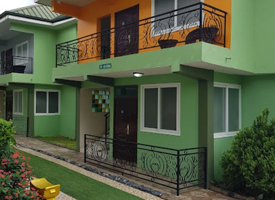 ghana/kwahu/landmark/nyarkoa-ba-nyarko-royal-hotel