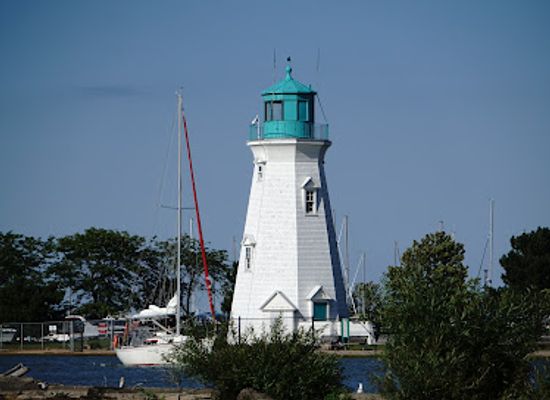 canada/niagara-peninsula/landmark/port-dalhousie-range-rear-lighthouse