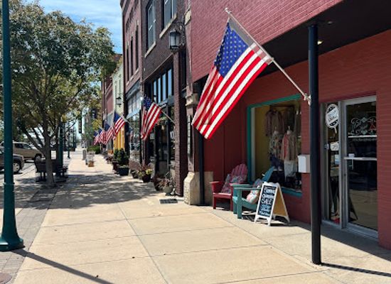 kansas/hutchinson/landmark/brick-house-boutique