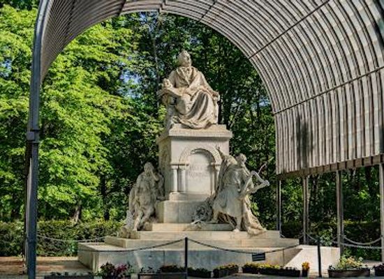 germany/berlin/landmark/richard-wagner-monument