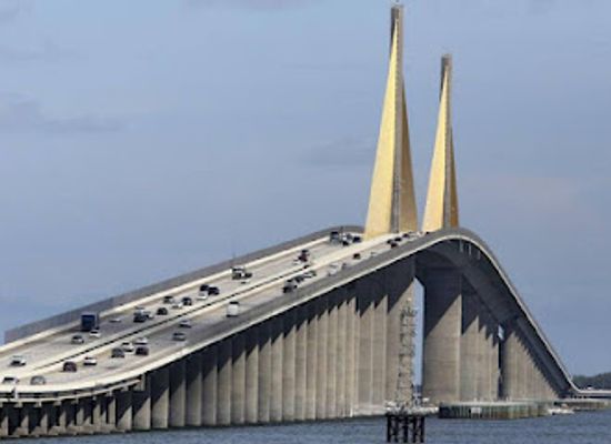 florida/tampa-bay-area/landmark/sunshine-skyway-bridge