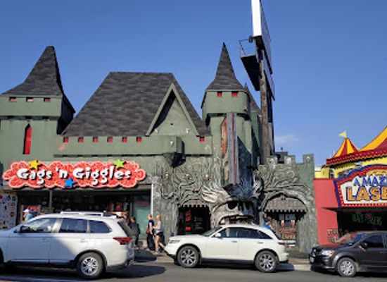 canada/niagara-falls/landmark/castle-dracula-wax-museum