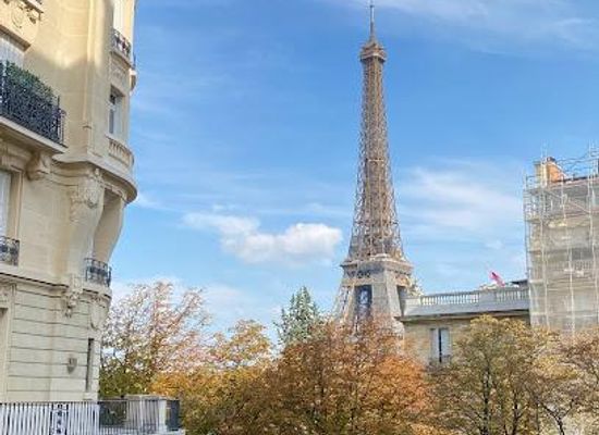 france/ile-de-france/landmark/av-de-camoens
