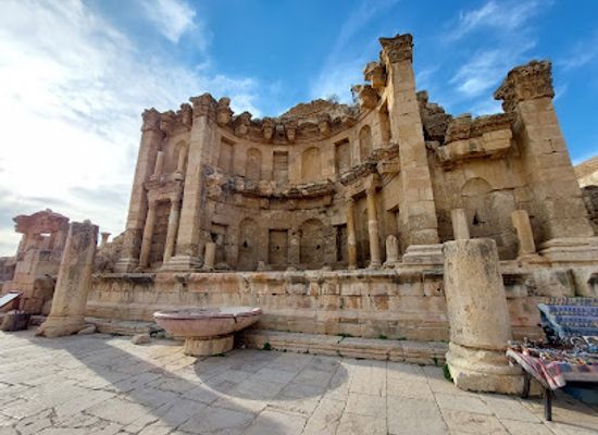 jordan/jerash/landmark/nymphaeum