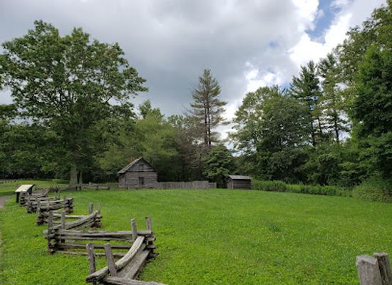 tennessee/appalachian-mountains/landmark/puckett-cabin