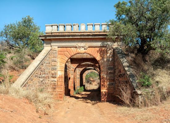 south-africa/pretoria/landmark/daspoortrant-wesfort-fort