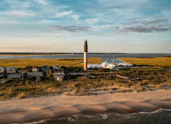 north-carolina/cape-fear-coast/landmark/oak-island-lighthouse