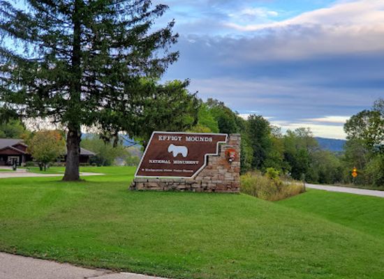 wisconsin/driftless-area/landmark/effigy-mounds-national-monument