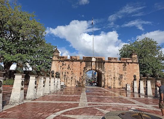 dominican-republic/santo-domingo/landmark/plaza-patriotica-francisco-del-rosario-sanchez