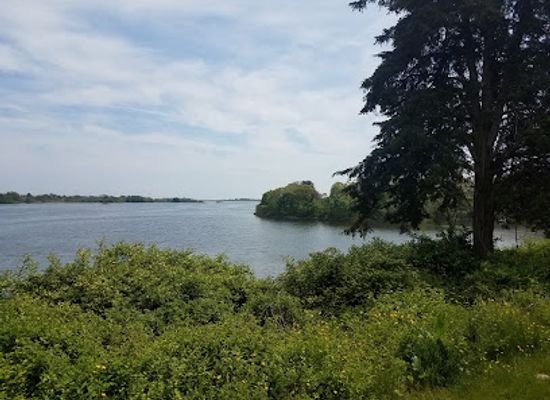 rhode-island/south-county/landmark/fort-ninigret