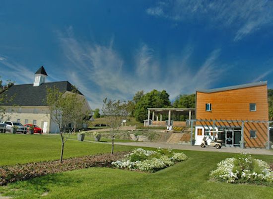michigan/traverse-city/landmark/the-botanic-garden-at-historic-barns-park