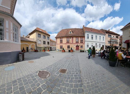 romania/brasov/landmark/george-enescu-square