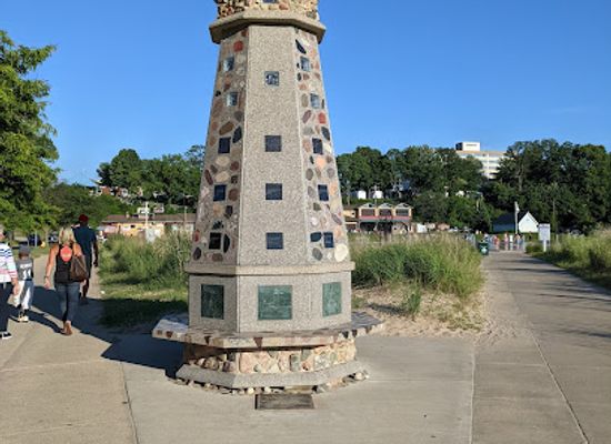 michigan/st-joseph/landmark/whirlpool-compass-fountain