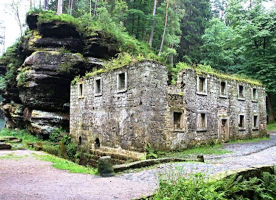czechia/elbe-sandstone-mountains/landmark/dolsky-mlyn