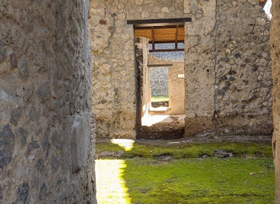 italy/pompeii/landmark/casa-del-giardino-di-ercole