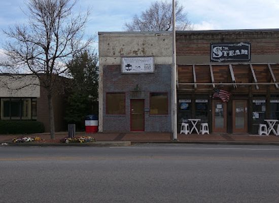 arkansas/springdale/landmark/buck-s-emma-ave-bar-tap