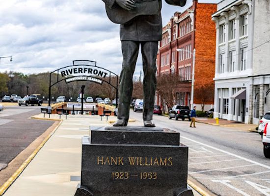 alabama/montgomery/eastbrook/landmark/hank-williams-statue