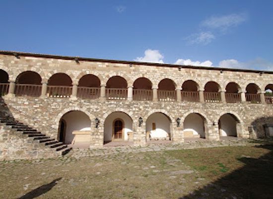 albania/patos/landmark/archaeological-museum-of-apolonia