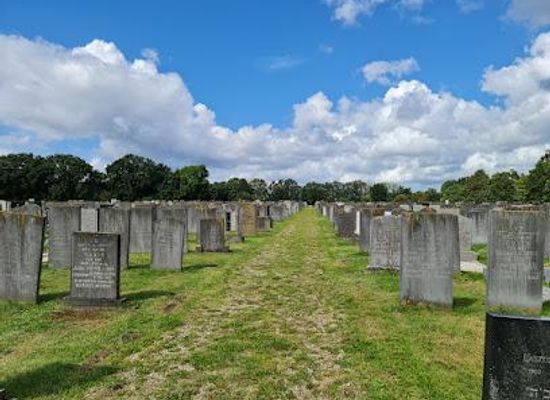 netherlands/gooi/landmark/jewish-cemetery