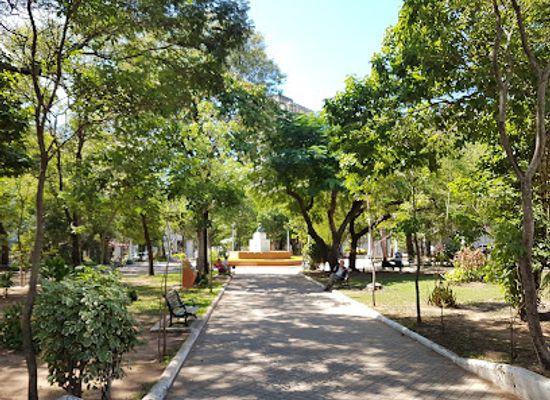 paraguay/ypacarai/landmark/plaza-de-la-democracia