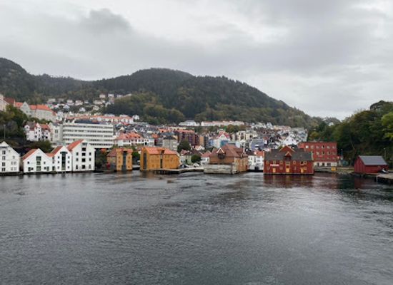norway/vestlandet/landmark/famous-wharf-skuteviksbrygge