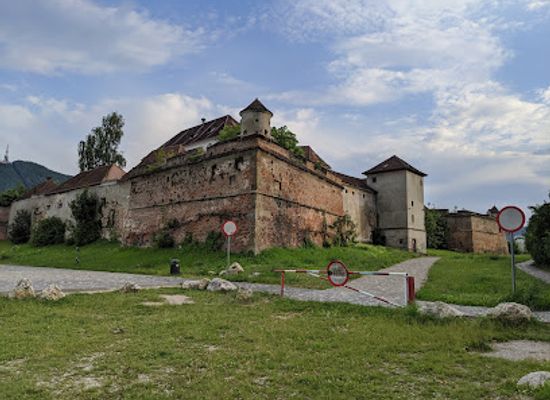 romania/brasov/bartolomeu/landmark/the-fortress-on-straja