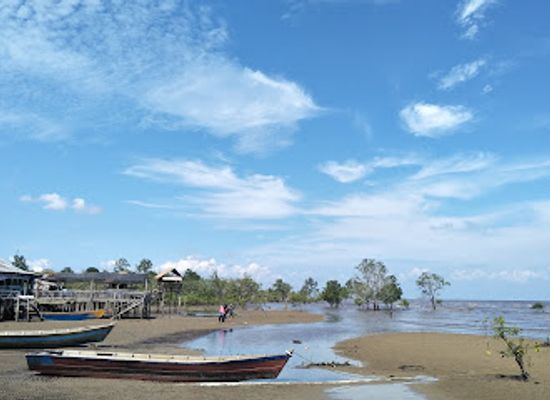 indonesia/riau/landmark/pantai-tenggayun