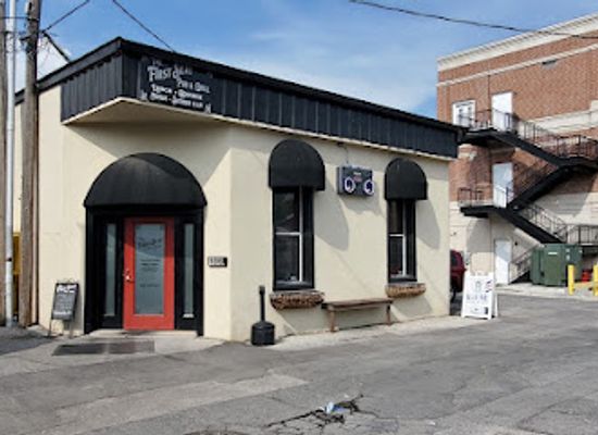 arkansas/bentonville/landmark/the-first-seat-pub-grill