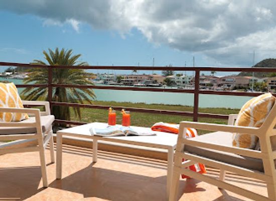 antigua-and-barbuda/jolly-harbour/landmark/harbour-island-residences-antigua