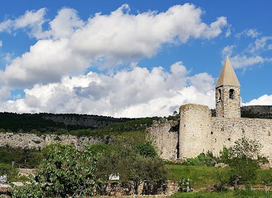 croatia/istria/landmark/cerkev-sv-trojice