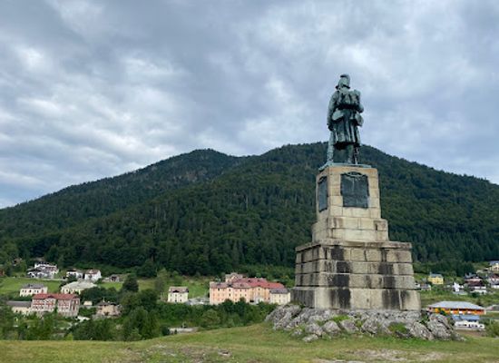 slovenia/carinthia/landmark/monumento-al-granatiere-austriaco-denkmal-zum-osterreichischen-grenadier-spomenik-avstrijskemu-granatniku
