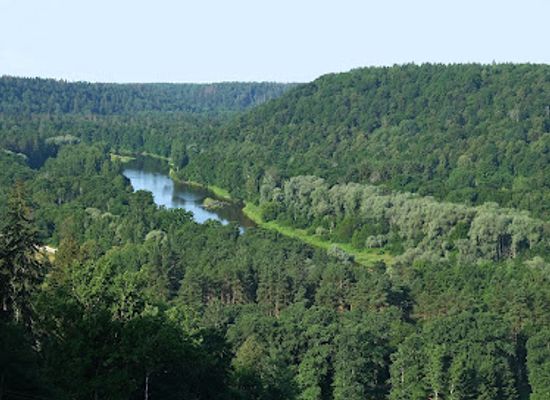 latvia/gauja-river/landmark/svetku-laukums
